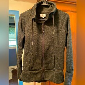 Well Calm grey hiking full zip